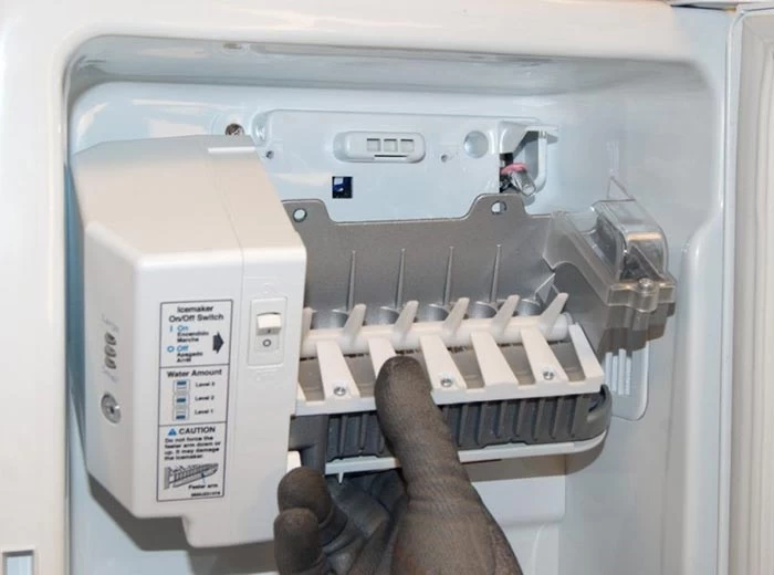 Fast and Reliable Ice Maker Repair Services in Chicago and Suburbs